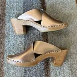 No. 6 Metallic Gold Women's Mules
